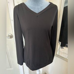 Women’s M black workout top